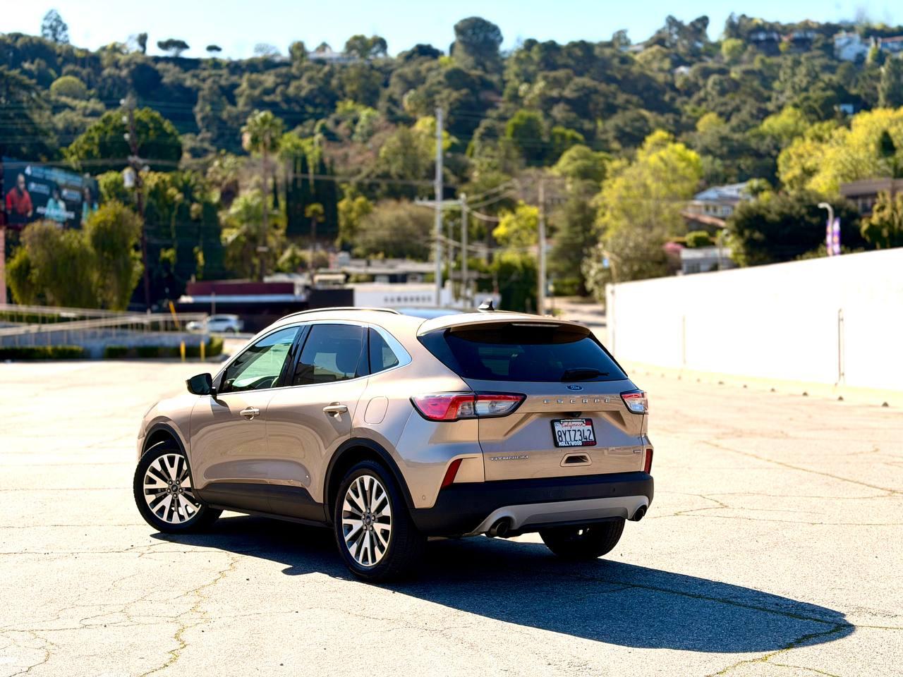 Ford Escape Hybrid Titanium 2021