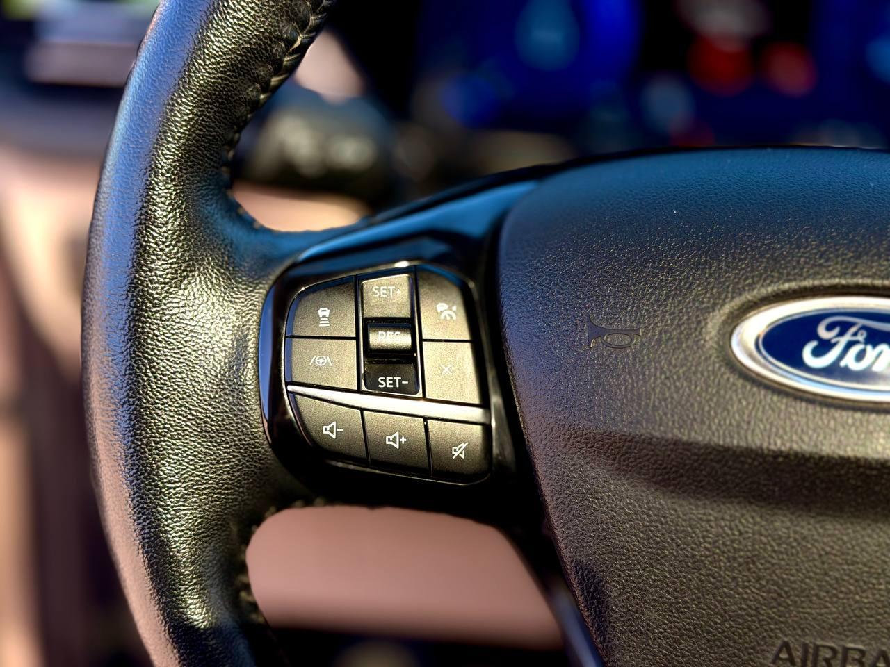 Ford Escape Hybrid Titanium 2021