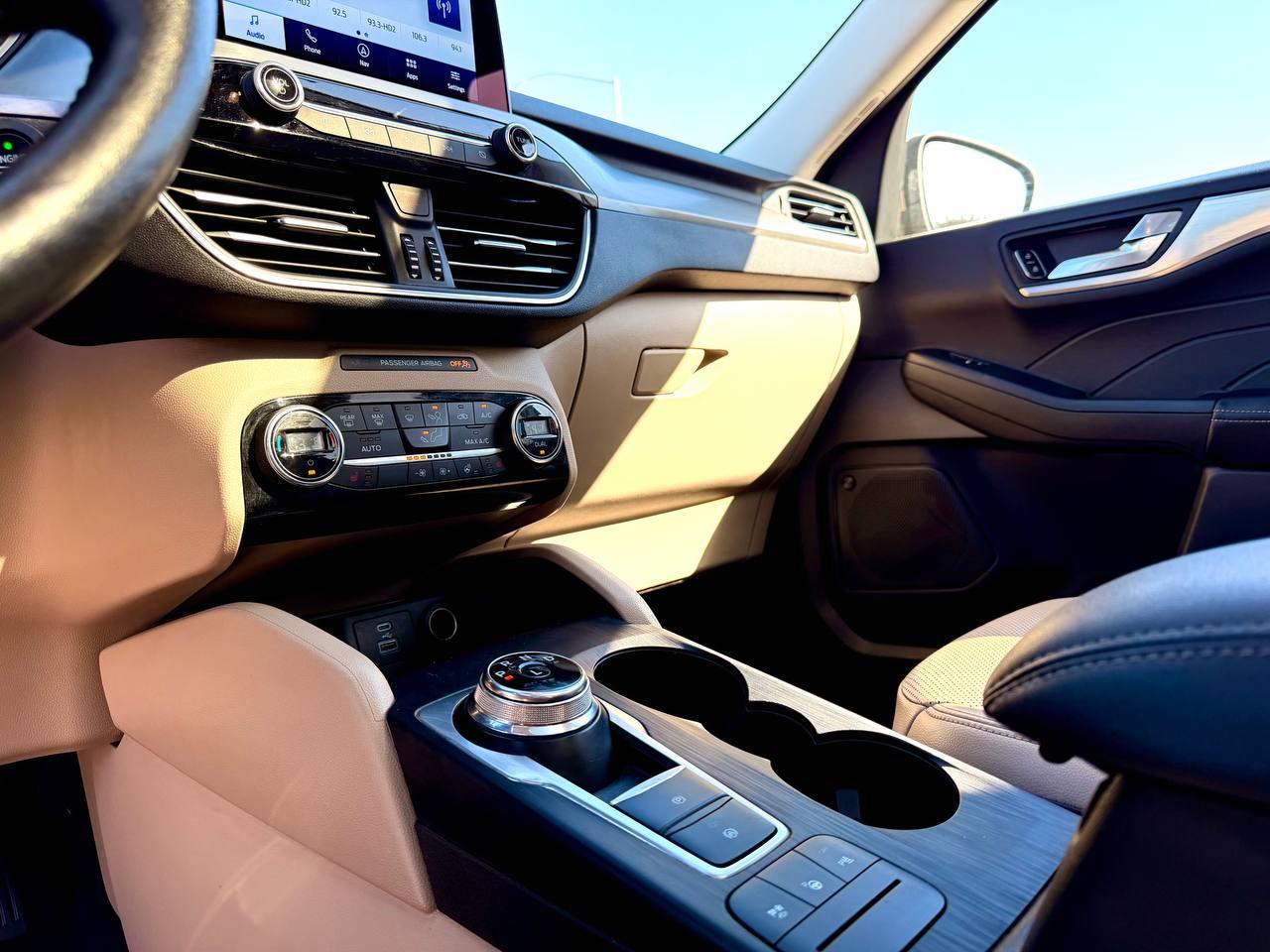 Ford Escape Hybrid Titanium 2021