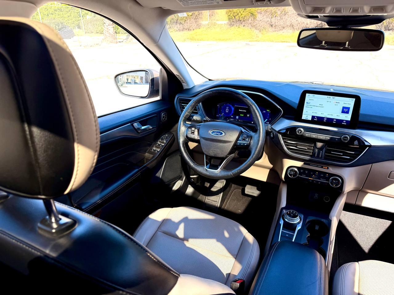 Ford Escape Hybrid Titanium 2021