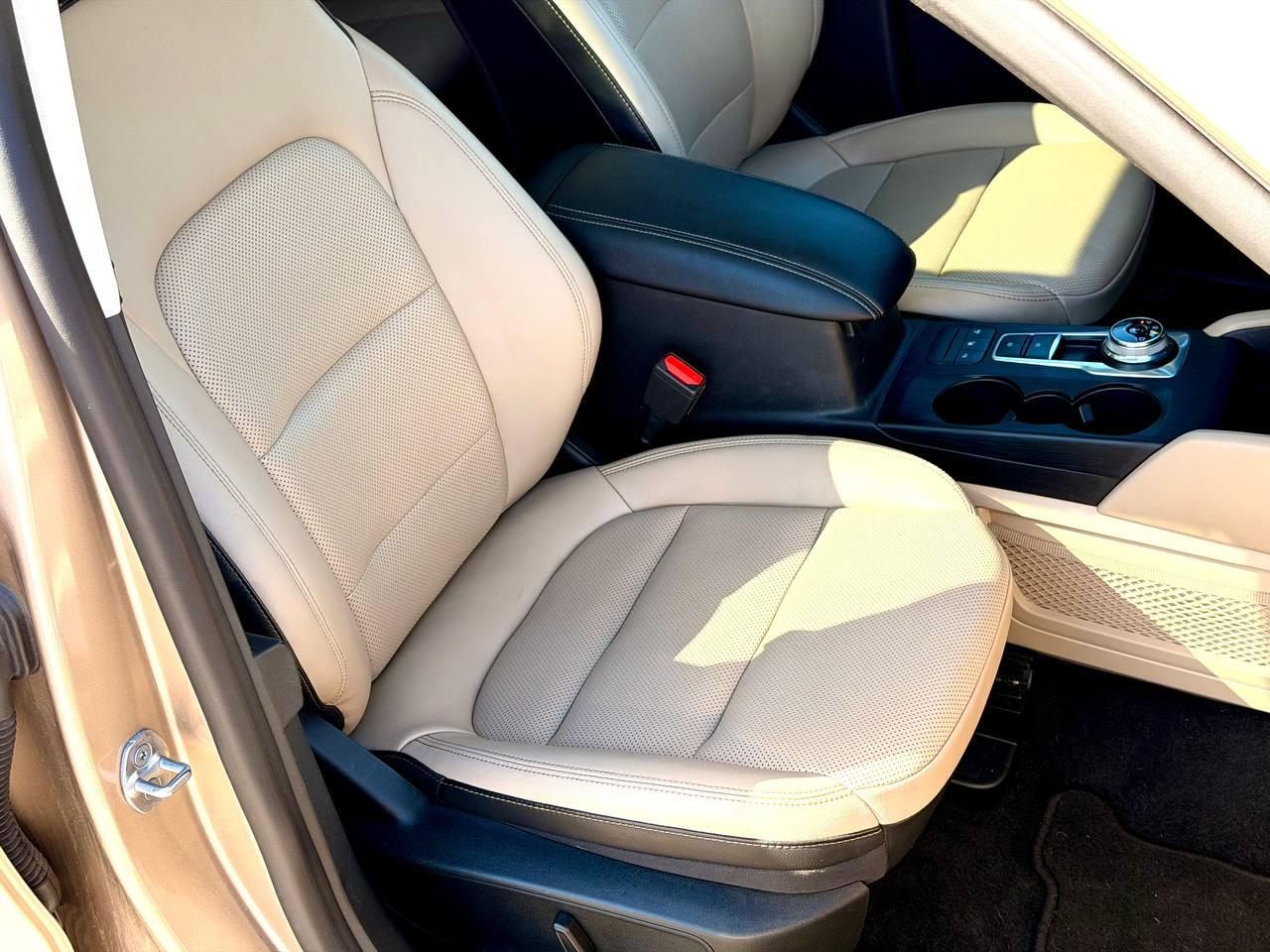 Ford Escape Hybrid Titanium 2021