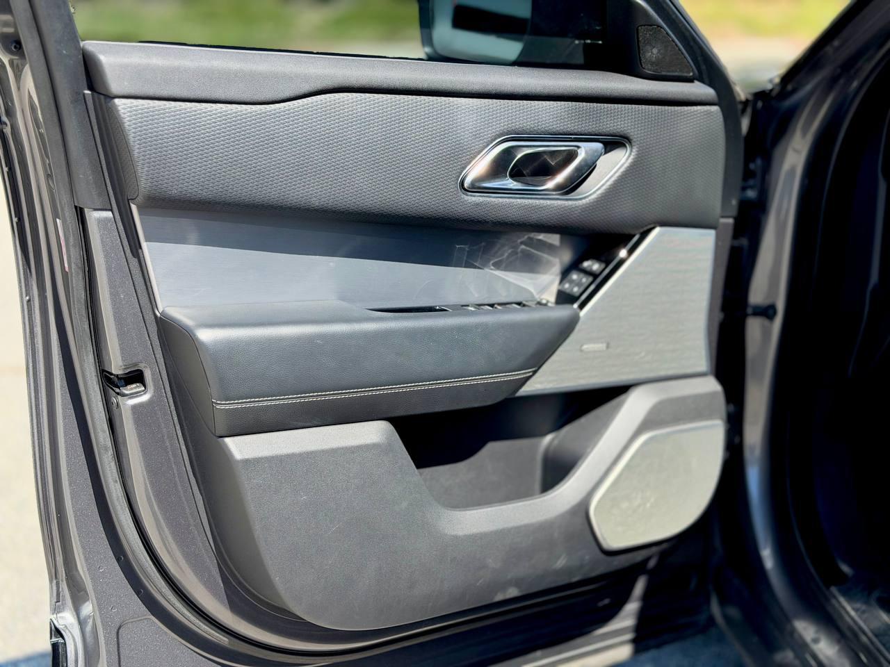 Land Rover Range Rover Velar R-Dynamic SE 2018