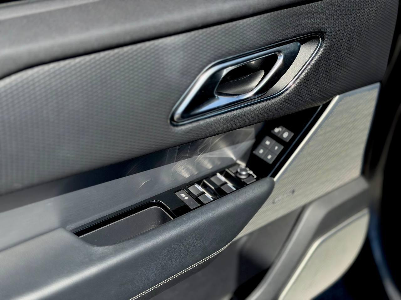 Land Rover Range Rover Velar R-Dynamic SE 2018