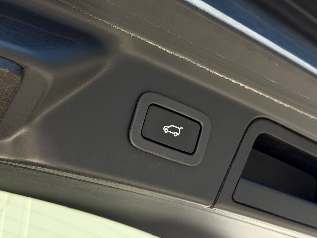 Land Rover Range Rover Velar R-Dynamic SE 2018