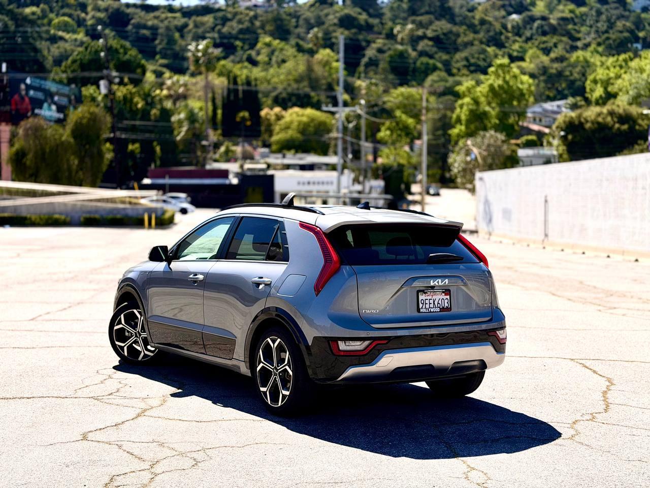 Kia Niro SX Touring 2023