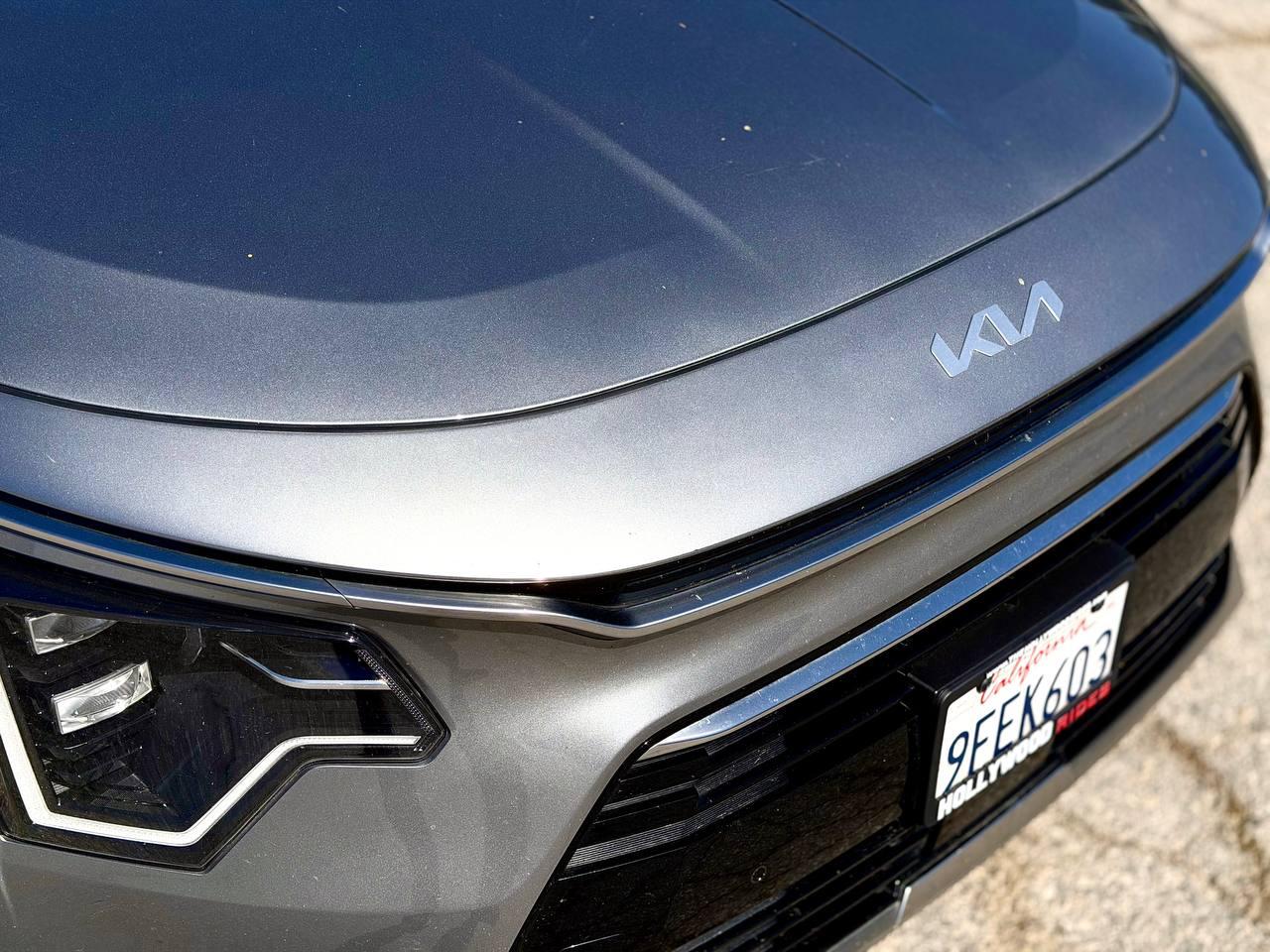 Kia Niro SX Touring 2023