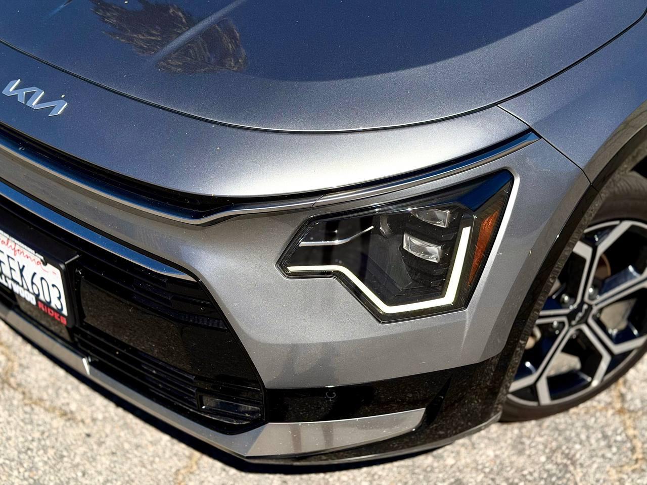 Kia Niro SX Touring 2023