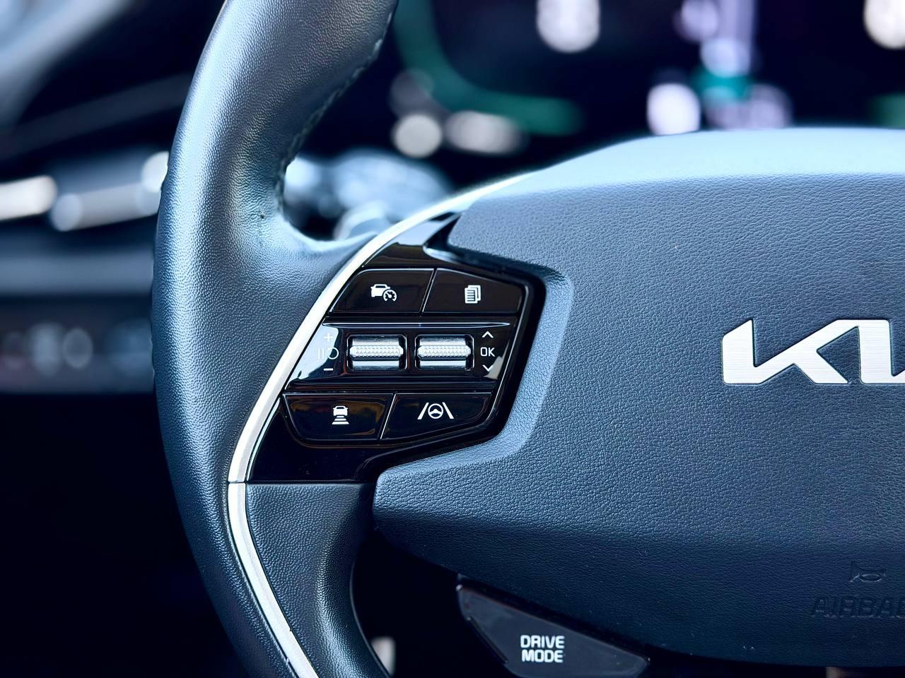 Kia Niro SX Touring 2023