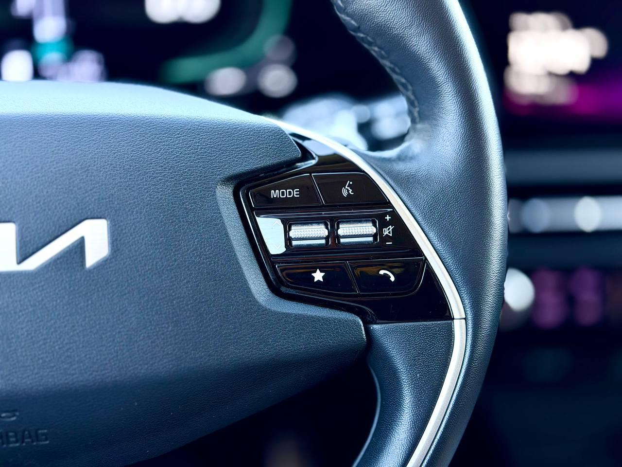 Kia Niro SX Touring 2023