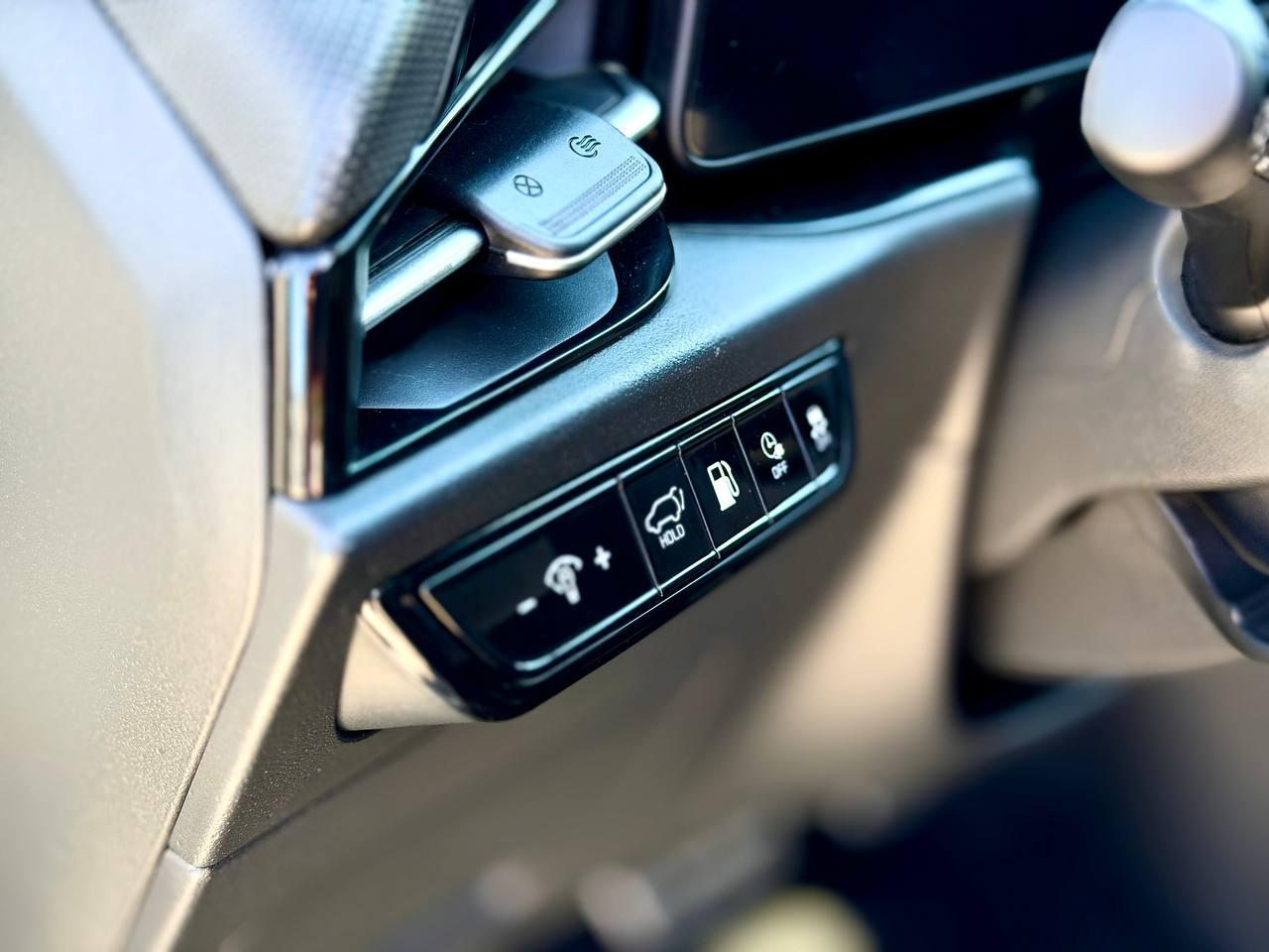 Kia Niro SX Touring 2023