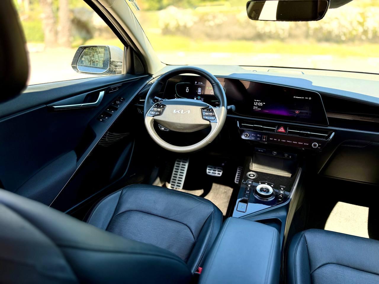 Kia Niro SX Touring 2023