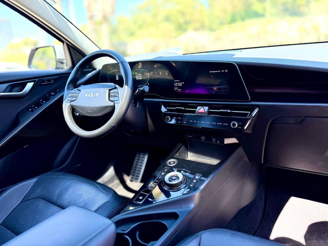 Kia Niro SX Touring 2023