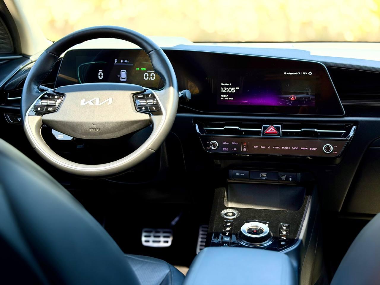 Kia Niro SX Touring 2023