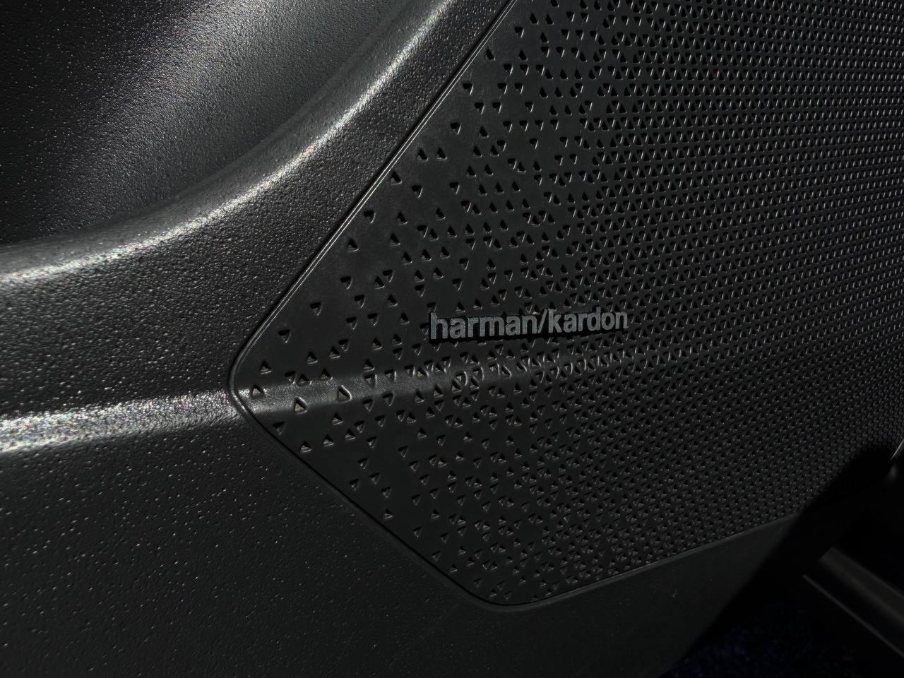 Kia Niro SX Touring 2023