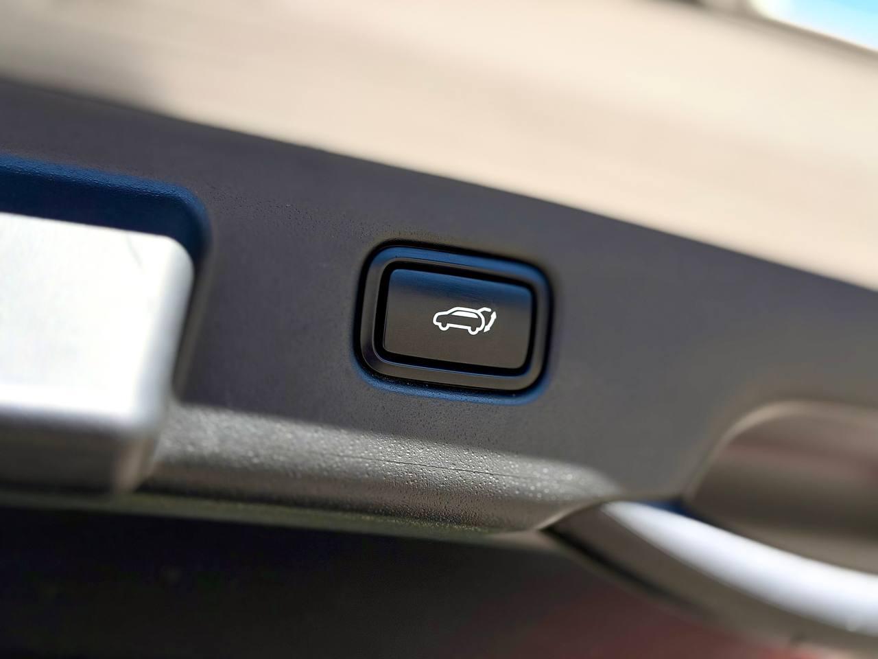 Kia Niro SX Touring 2023