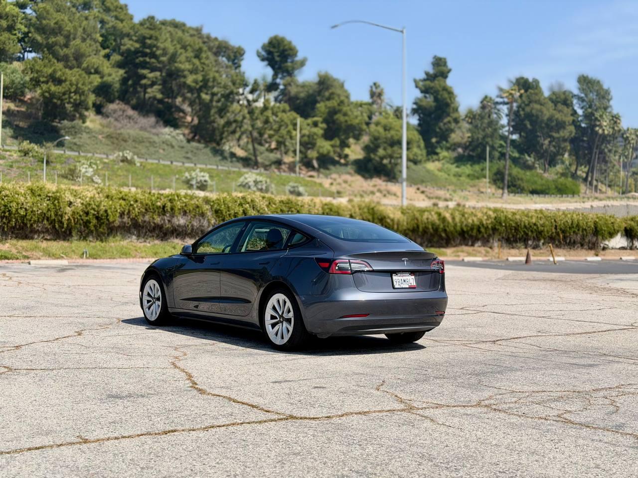 Tesla Model 3  2022