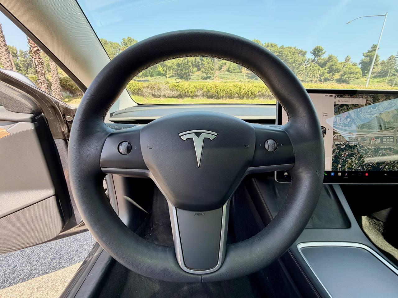 Tesla Model 3  2022