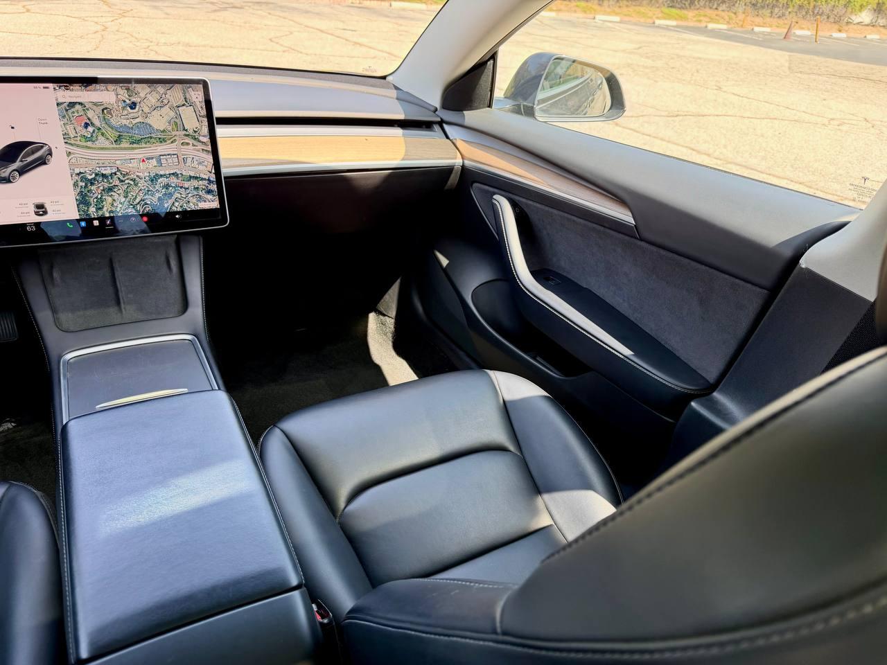 Tesla Model 3  2022