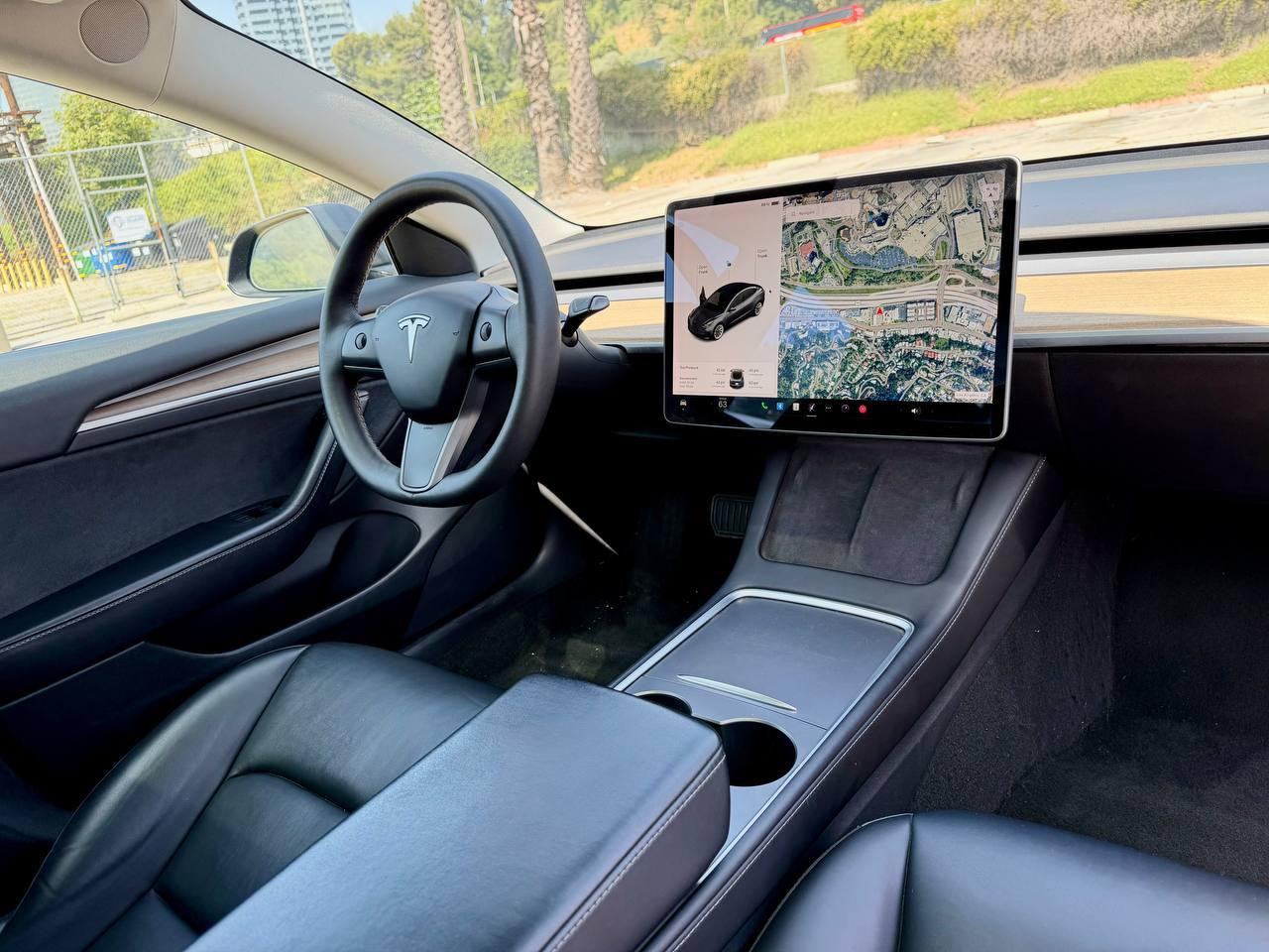 Tesla Model 3  2022