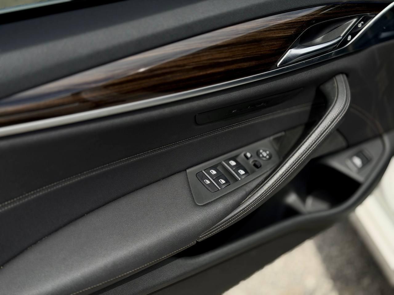 BMW 5-Series 530i 2021