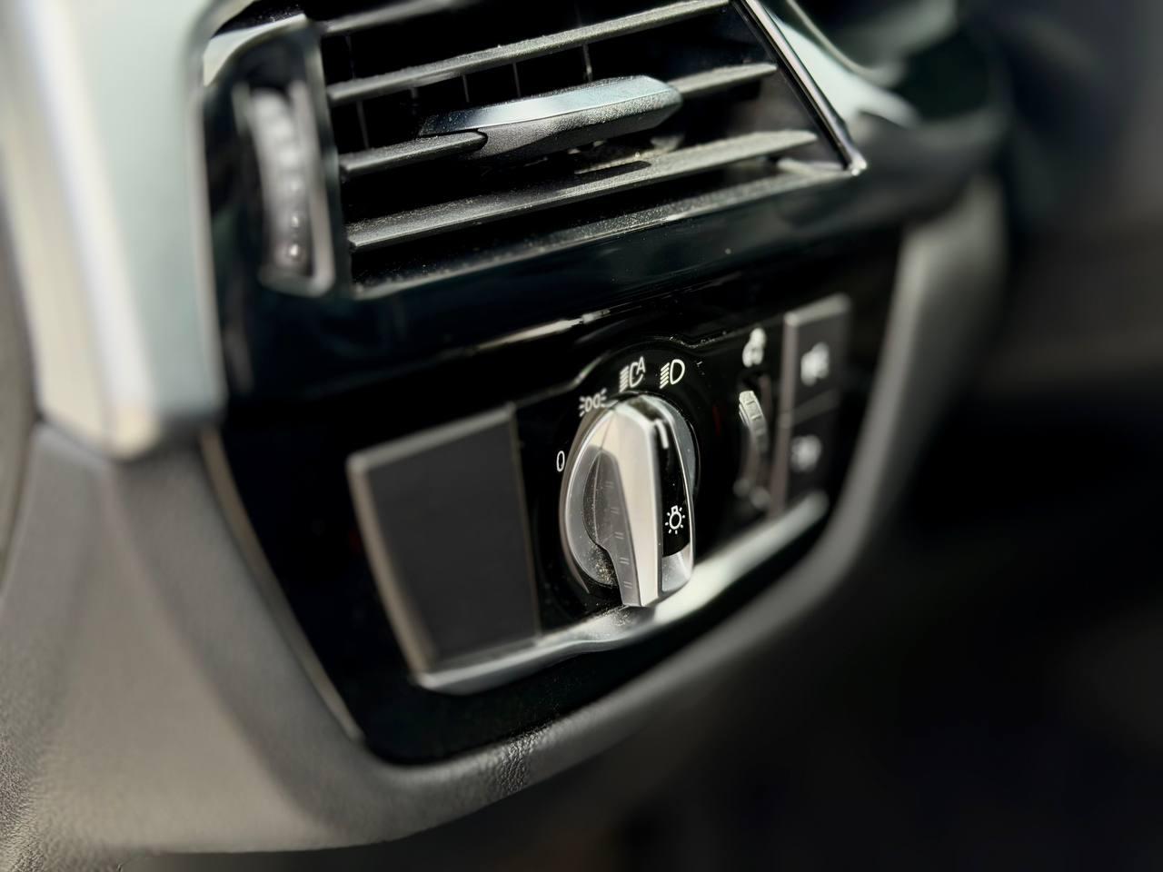 BMW 5-Series 530i 2021