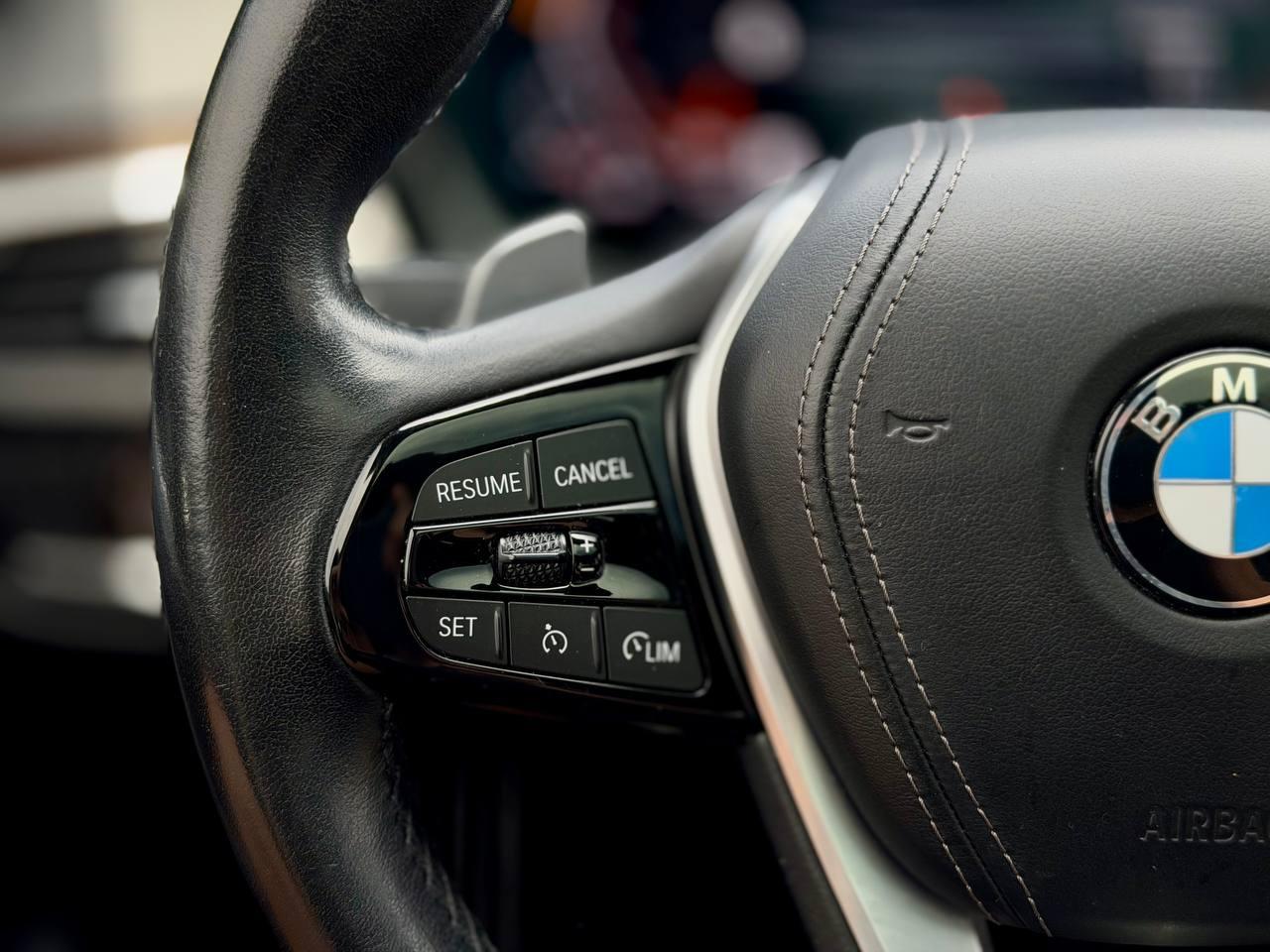 BMW 5-Series 530i 2021