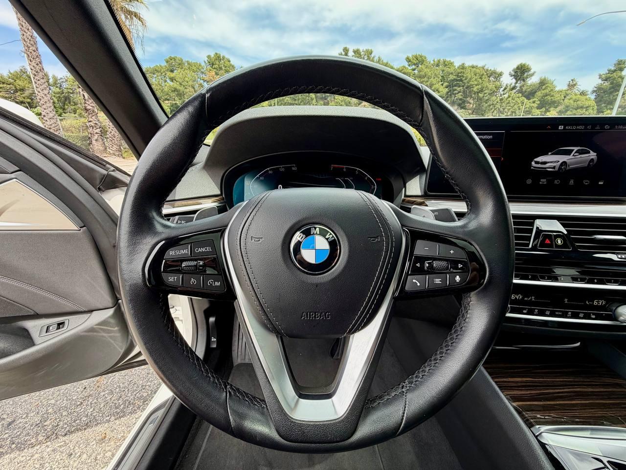 BMW 5-Series 530i 2021