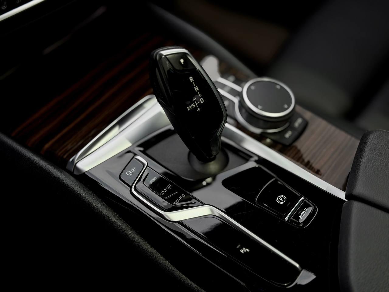 BMW 5-Series 530i 2021