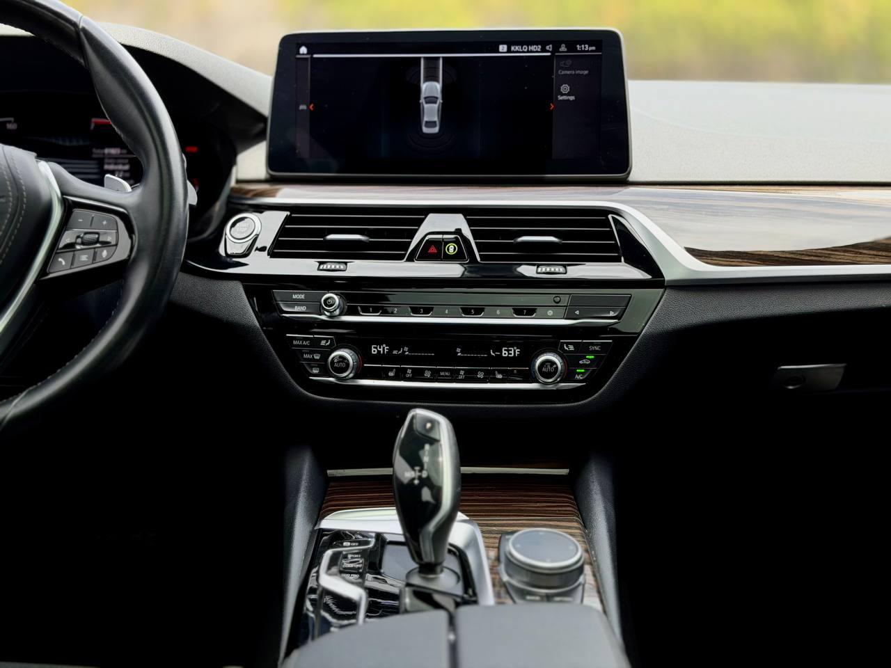 BMW 5-Series 530i 2021