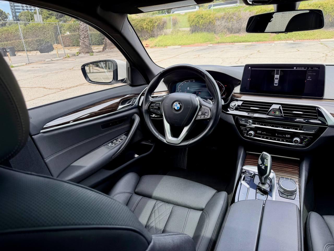 BMW 5-Series 530i 2021