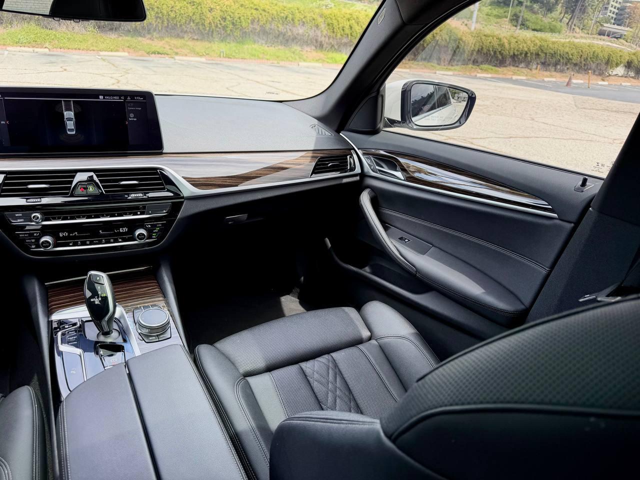 BMW 5-Series 530i 2021