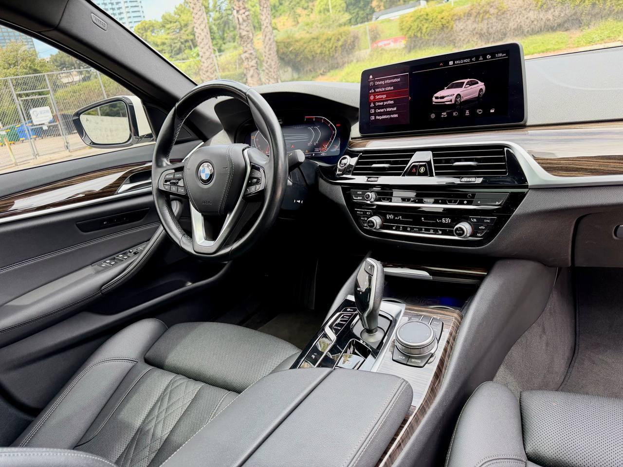 BMW 5-Series 530i 2021