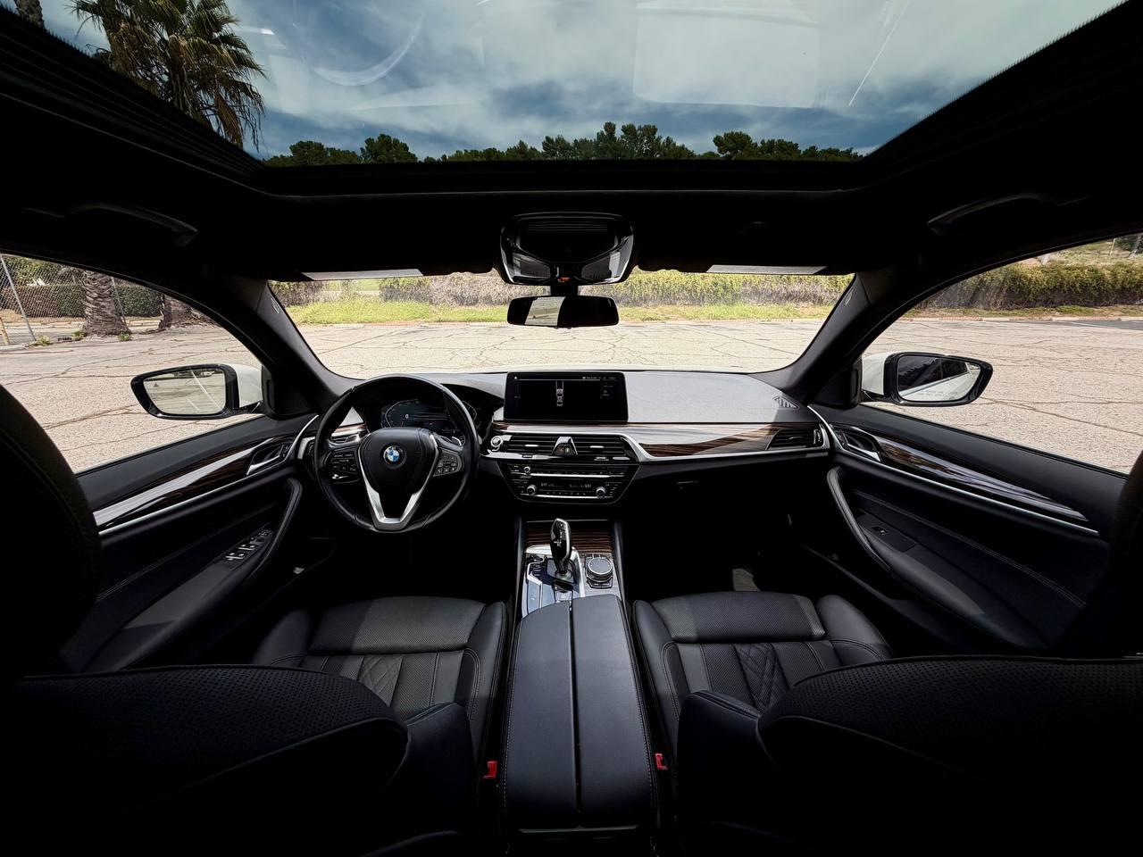 BMW 5-Series 530i 2021