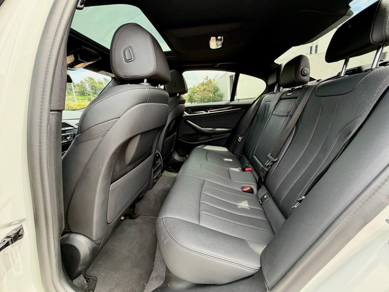 BMW 5-Series 530i 2021