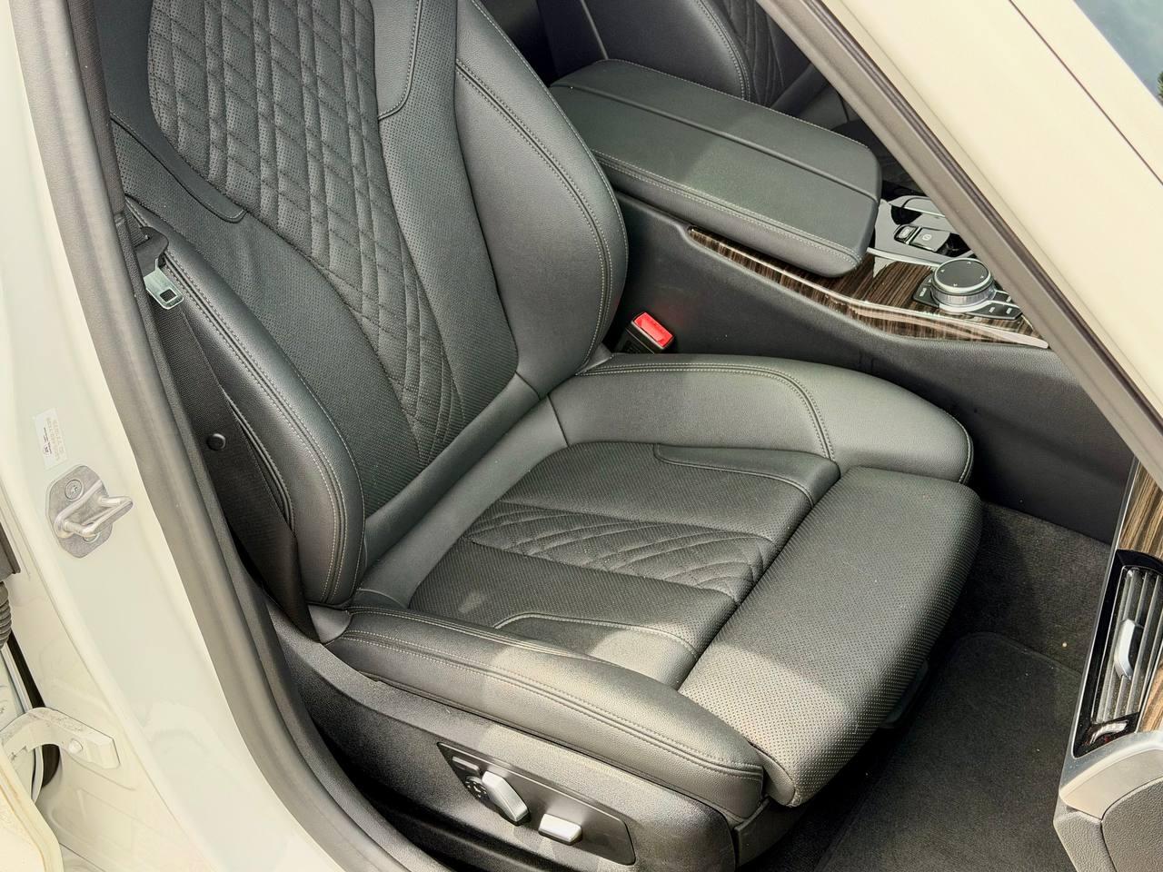 BMW 5-Series 530i 2021