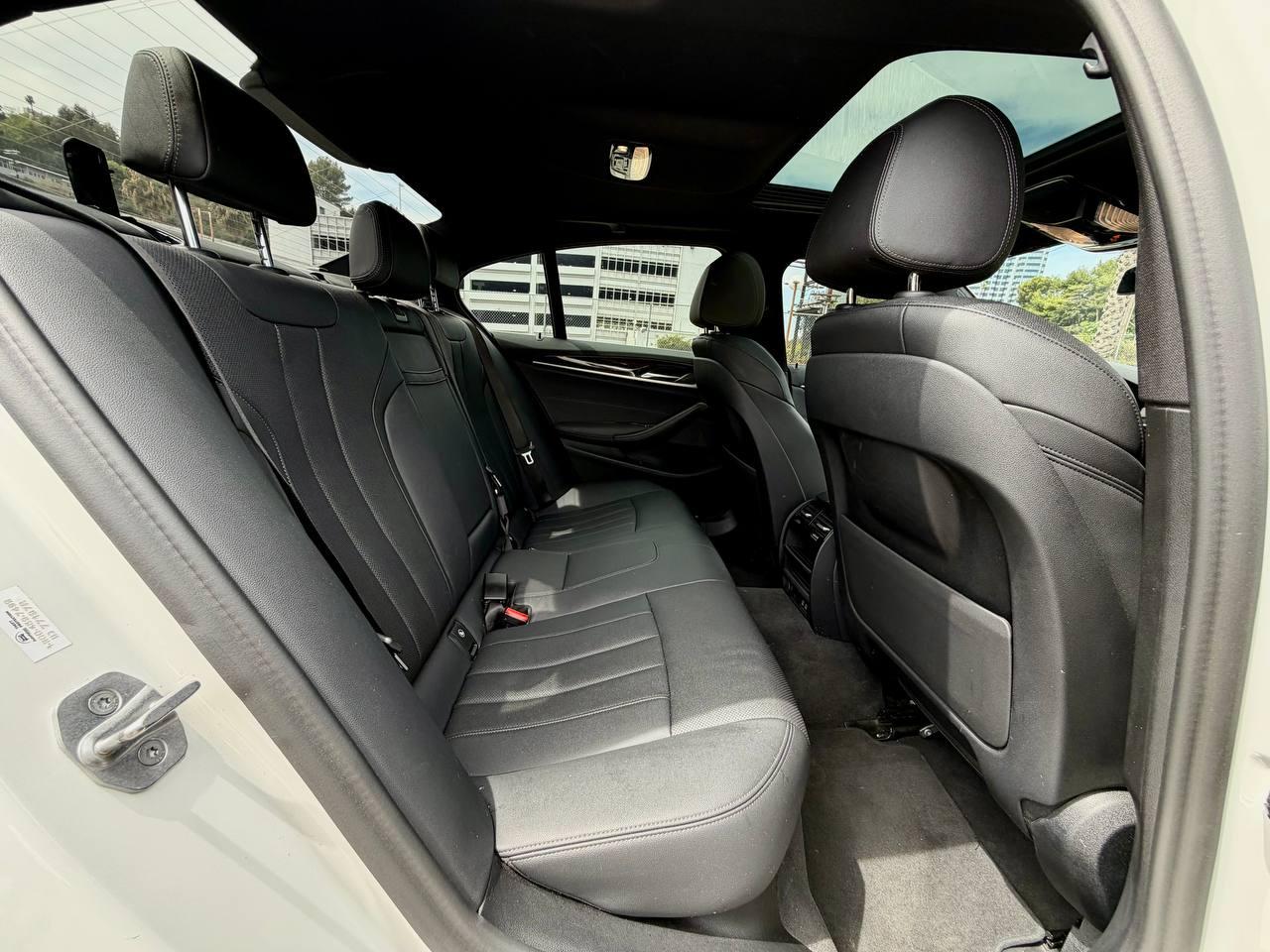 BMW 5-Series 530i 2021