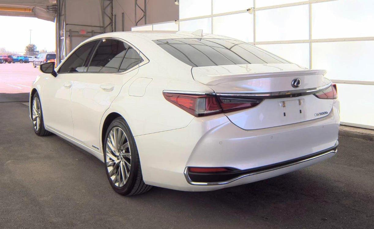 Lexus ES 300h  2019