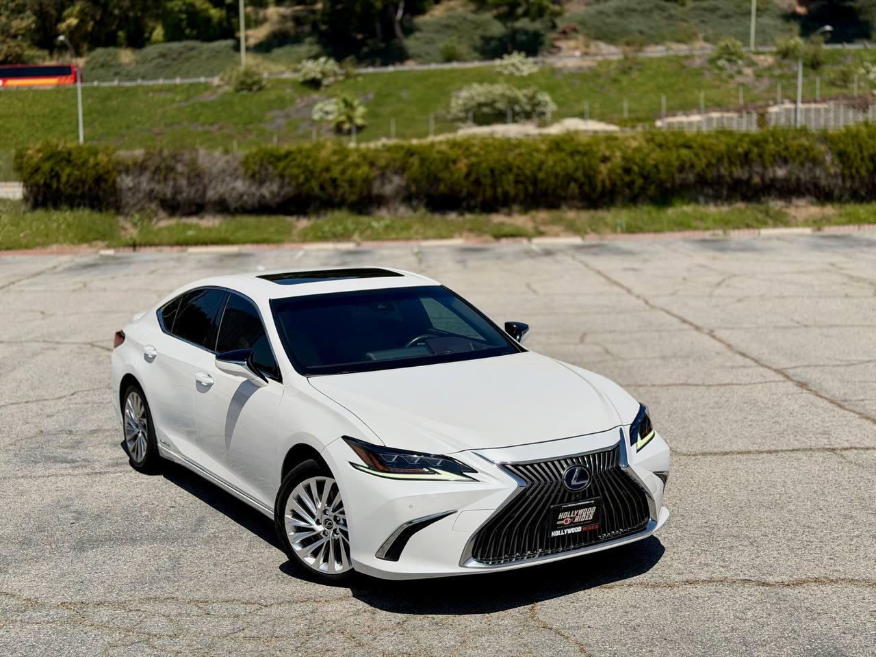 Lexus ES 300h  2019