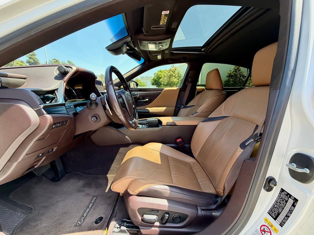 Lexus ES 300h  2019