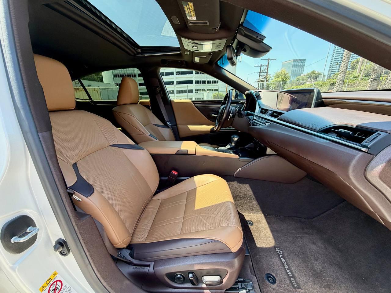 Lexus ES 300h  2019