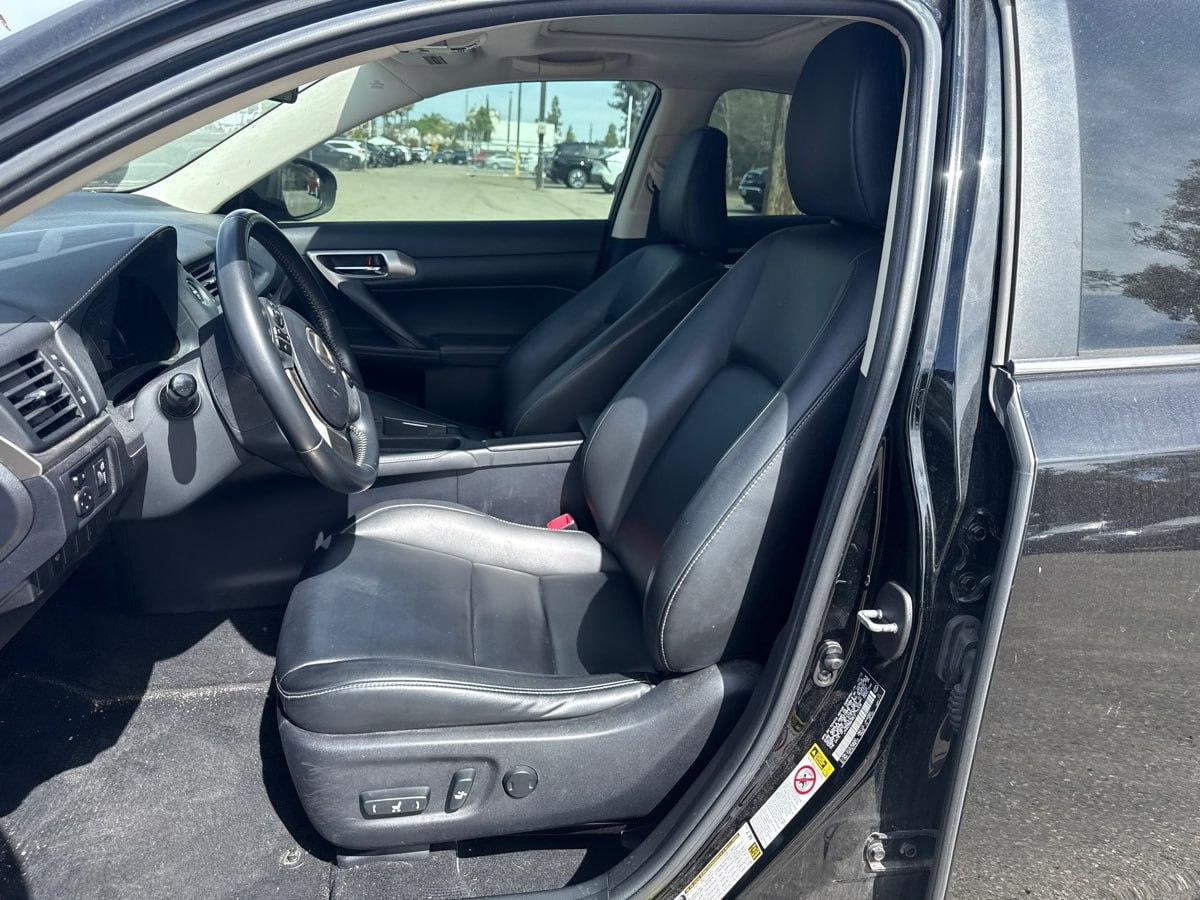 Lexus CT 200h Base 2014