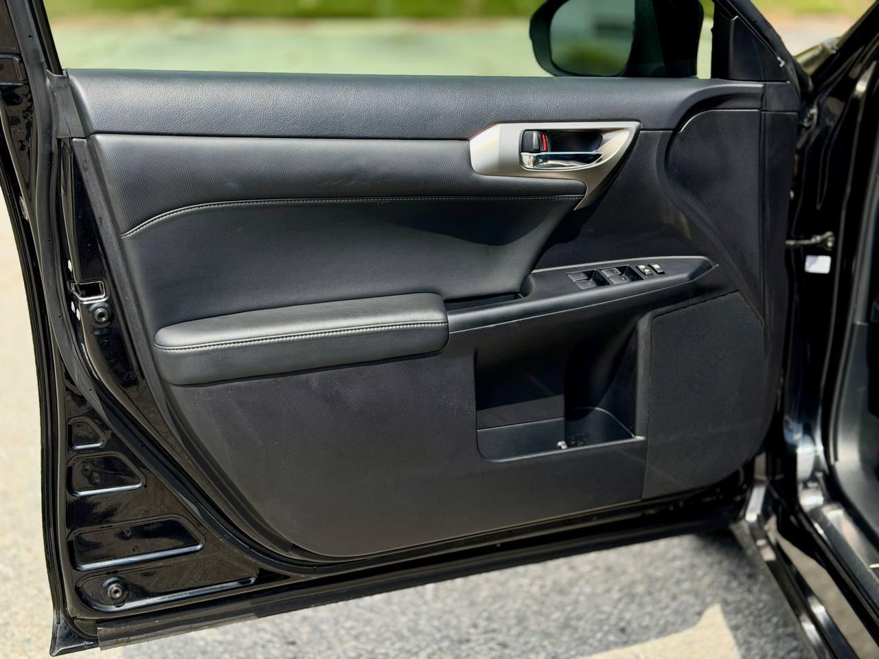 Lexus CT 200h Base 2014