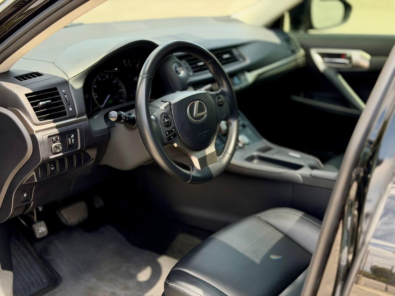 Lexus CT 200h Base 2014