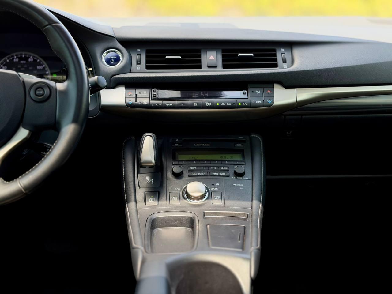 Lexus CT 200h Base 2014