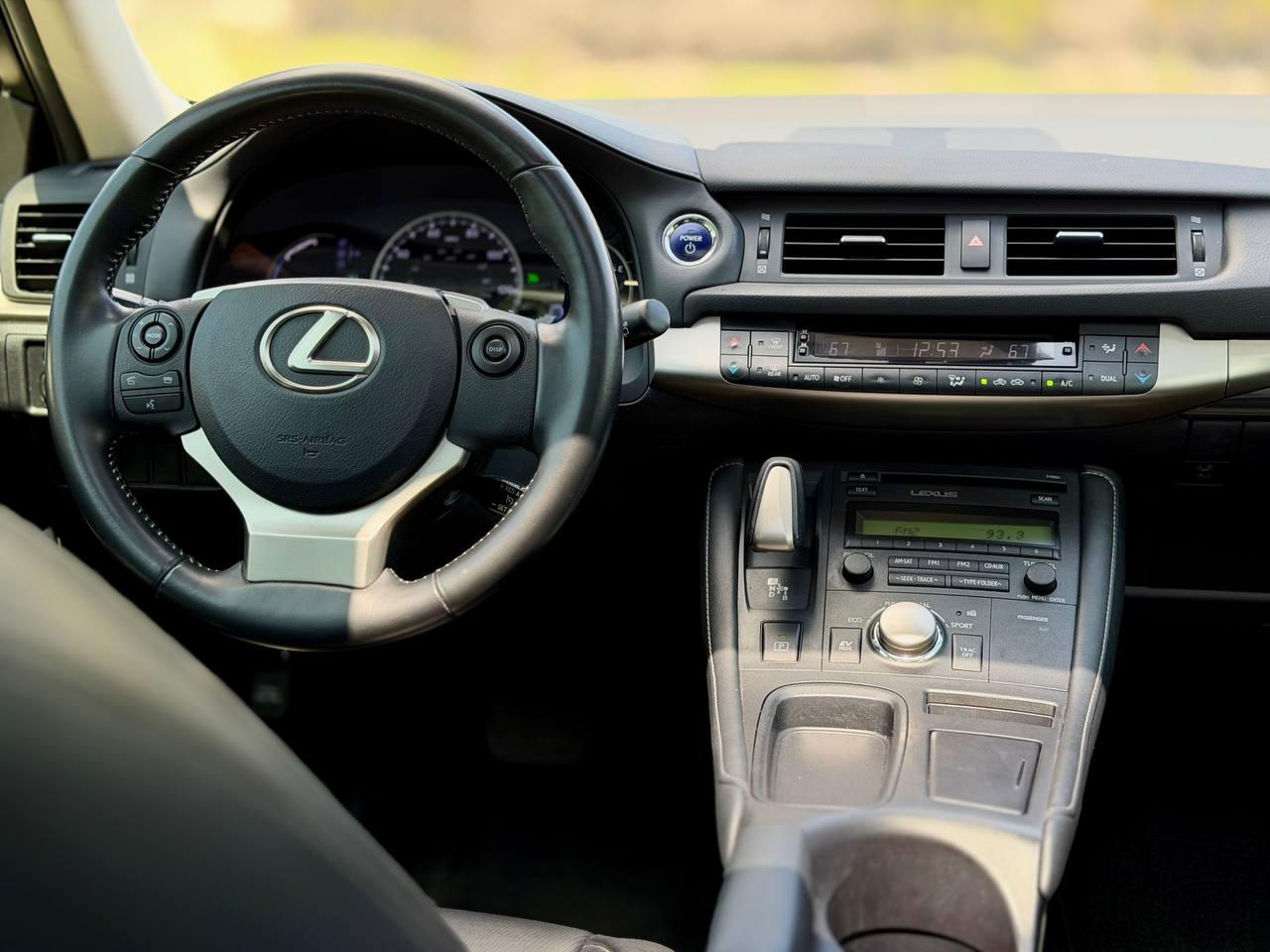 Lexus CT 200h Base 2014