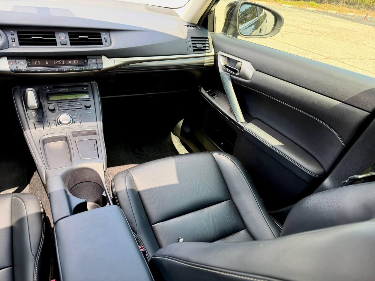 Lexus CT 200h Base 2014