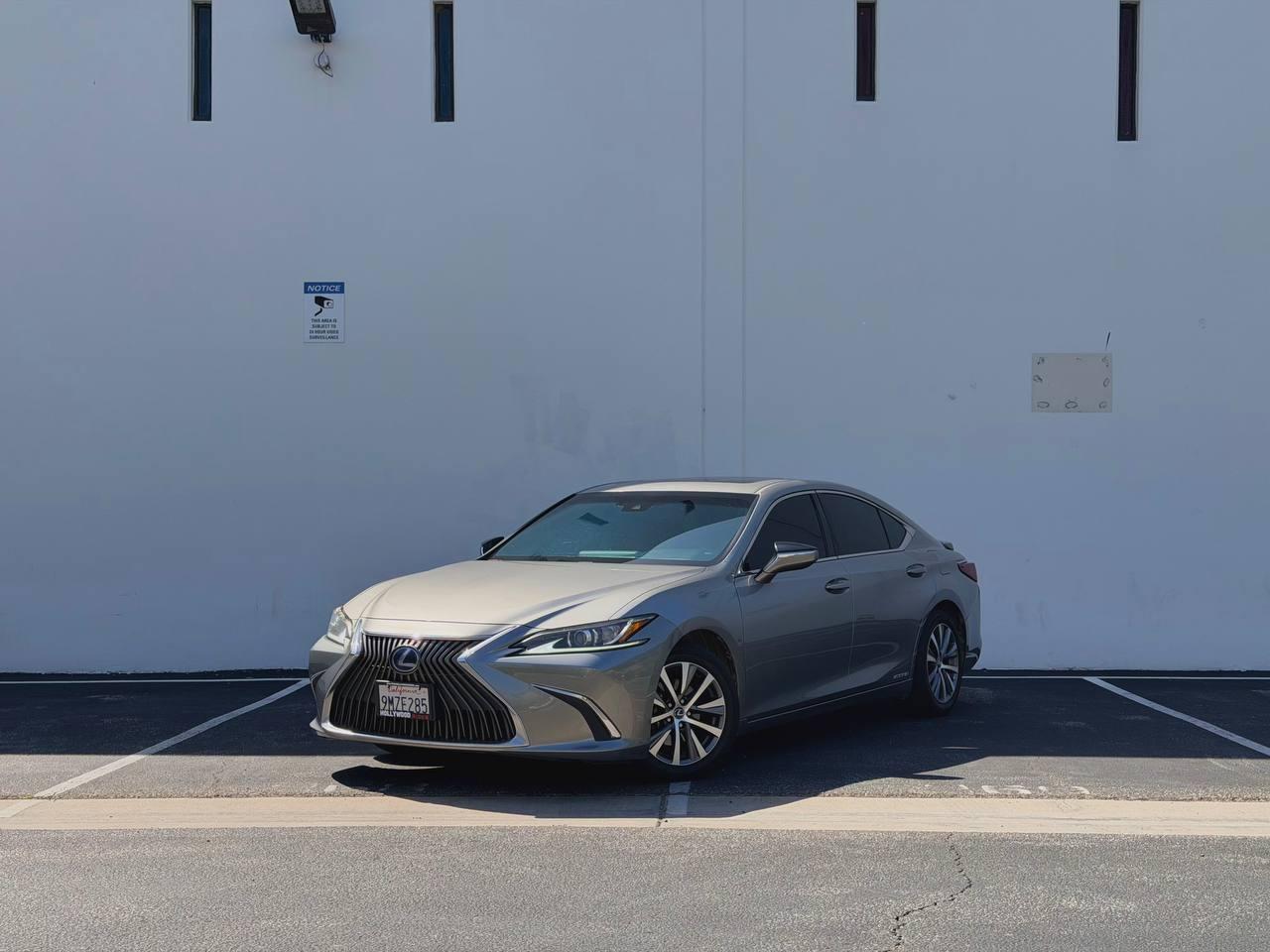 Lexus ES 300h  2020