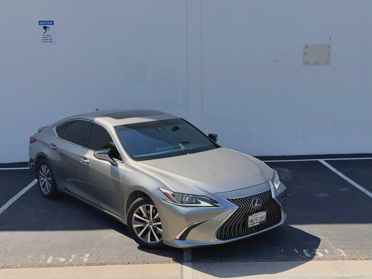 Lexus ES 300h  2020