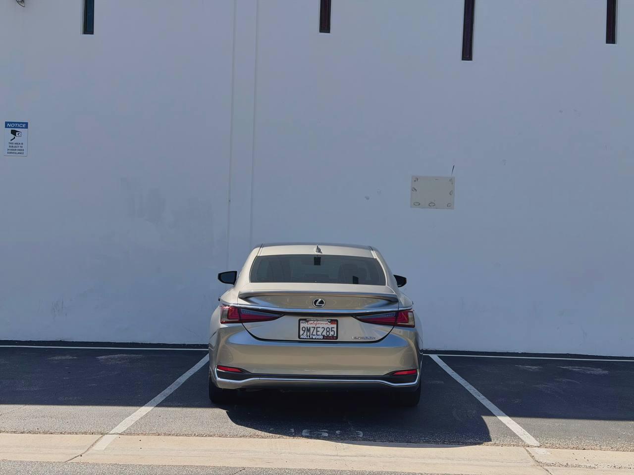 Lexus ES 300h  2020