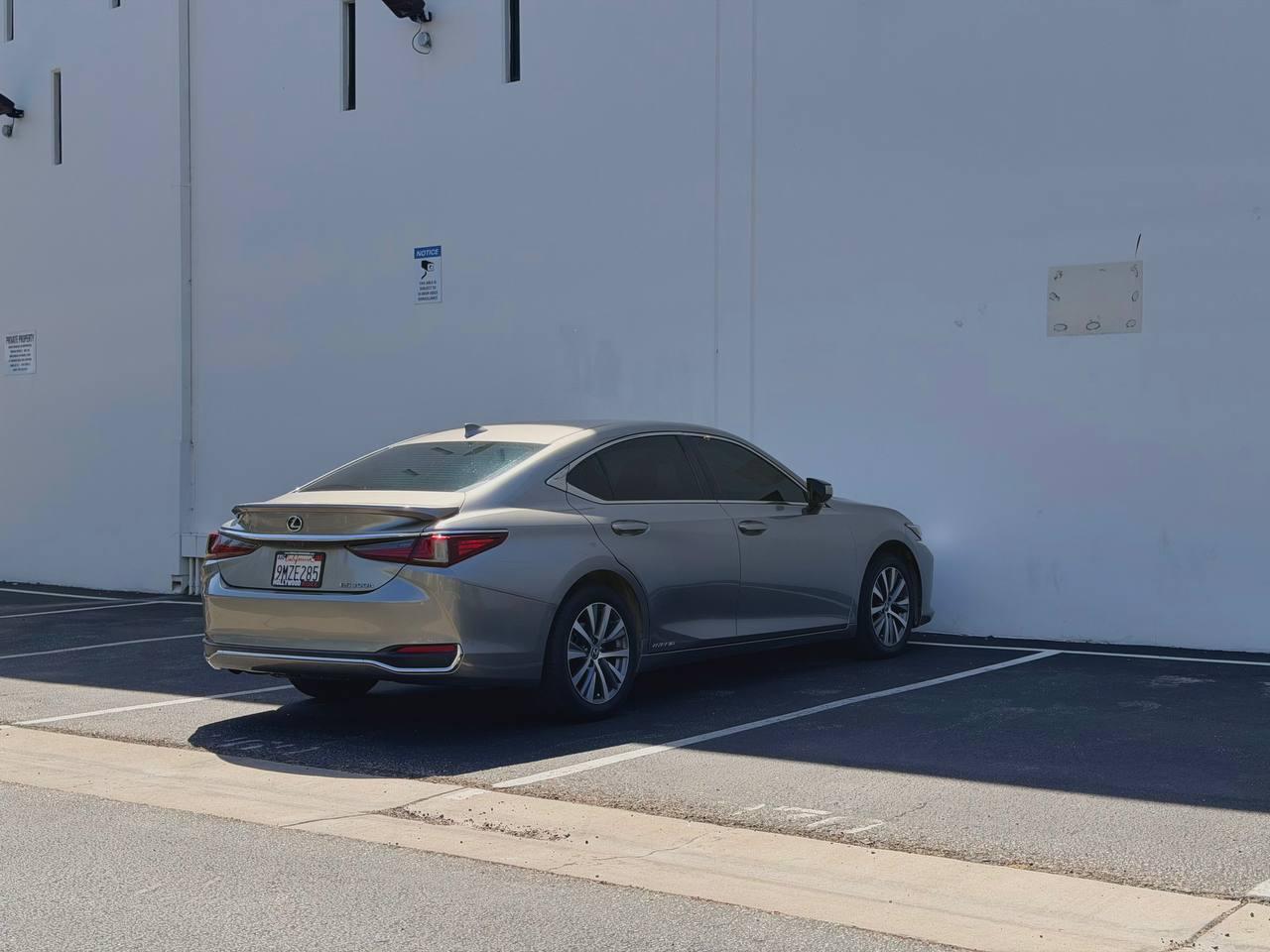 Lexus ES 300h  2020